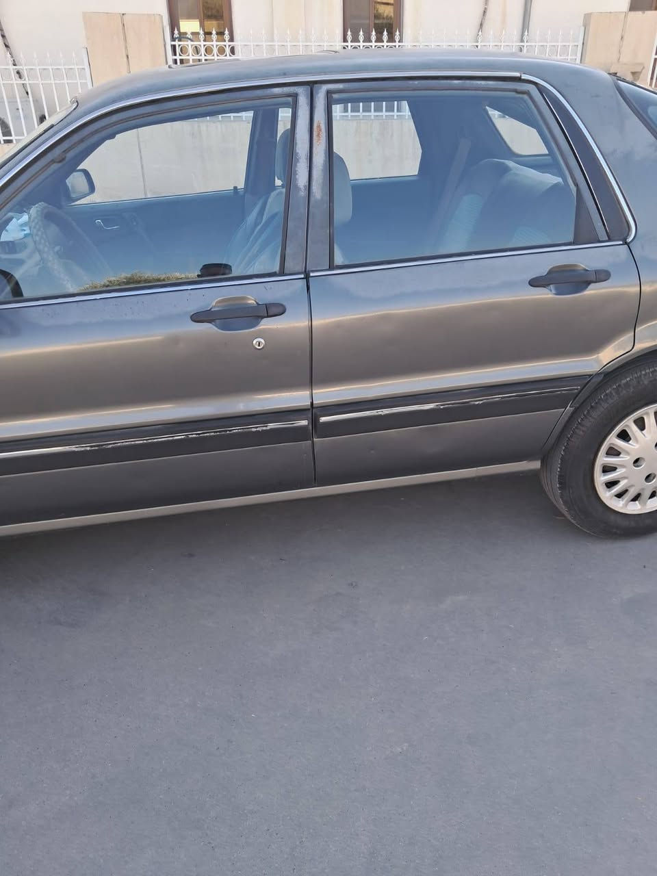 كانت موديل ١٩٩٢ بدون دعم و صبغ محرك ٦٣ تبريد شرط كير عادي سنوية لغاية ٣٠ هزه جديده رقم دهوك باسمي طخم تايرات جديد طخم الأمامي والخلفي جديد السياره جاهزه لاستفسار *********** متواجد على الفيس بوك و واتس اب الحمدانية, نينوى
