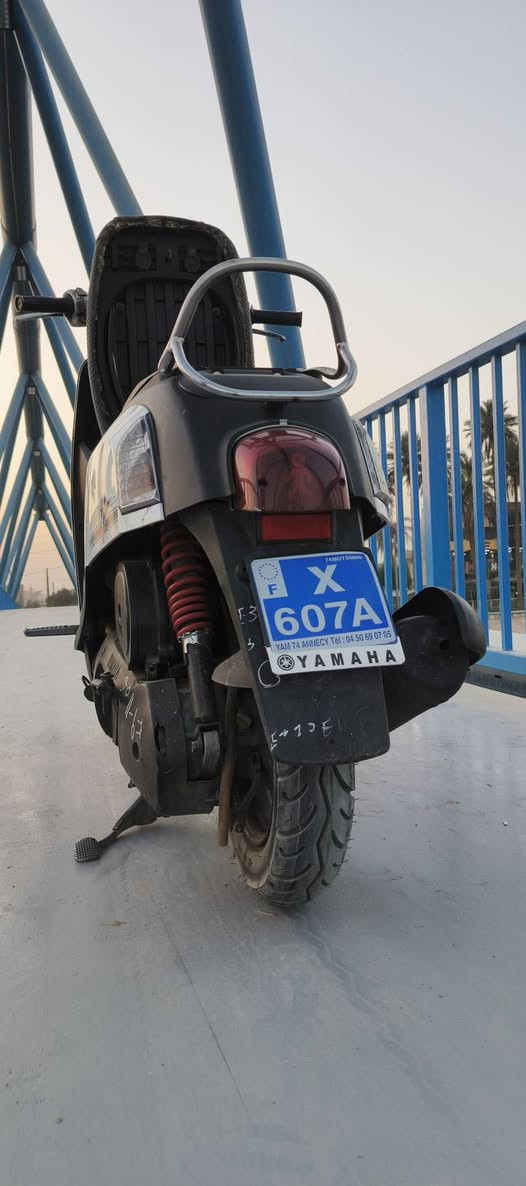 دراجه بوليس كابريتر للبيع دراجه جديده رمبه منفيس كدامك عليه صالنصه اف ام البلاديه موجوده بيه نواقص خفيفه جدا الدراجه دبلات بعدهن جدد البنزات جدد الدراجه تتفول بانزين محسن للمعلومه الدراجه جديده لاتكسر بسعره تايرات جدد الكلجات نضيفه الدراجه مداريه للتفاصيل خاص بس الشراي او تتصل ***********
