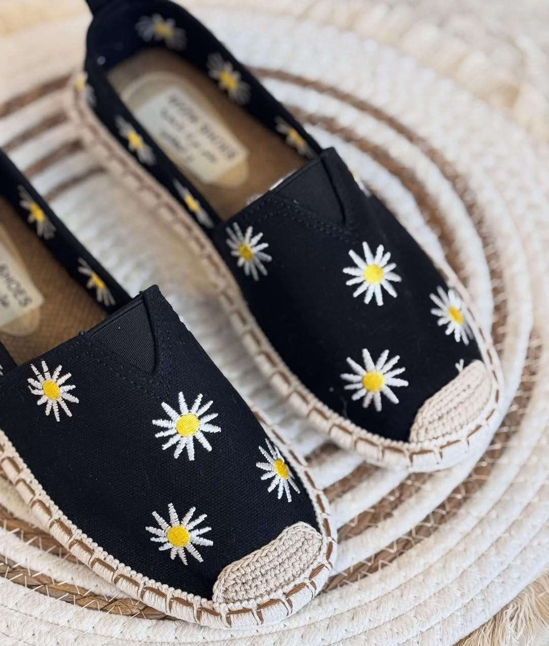 ⁨	ترند الشمس 💛🌼✨ شغل و كوالتي عالي  قاعدة مريحة باللبس  القياسات 37_38_39_40_41 📍الفرع الاول : العامرية شارع العسل مجاور مكتبة العسل 📍الفرع الثاني : العامرية شارع العسل مقابل مجمع اليزن 📍الفرع الثالث : الاعظمية شارع الضباط مقابل كص الآغا البغدادي⁩⁩⁩⁩


**إذا كنت صاحب هذا الإعلان وتريد حذفه لأي سبب، رجاءا أرسل رسالة إلى الدعم الفني**