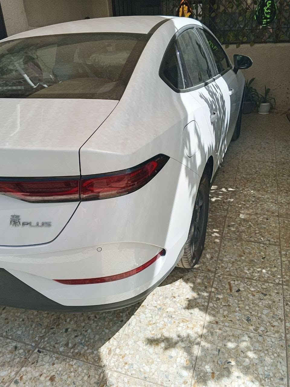 سلام عليكم اخوان 
سيارة BYD كن بلاص مديل 2025 سيارة كفاله عامه بعدها زيرو بوضع الوكاله ماشيه 212km
بعدها بدهن الشركه ما مبدل 
 داخل السيارة زيتوني 
 سيارة مرقمه رقم بغداد نكليزي وكامله وسنويه 2031
سعر السيارة (19.500م) وبيها مجال
للستفسار الاتصال على هذا الرقم
***********
