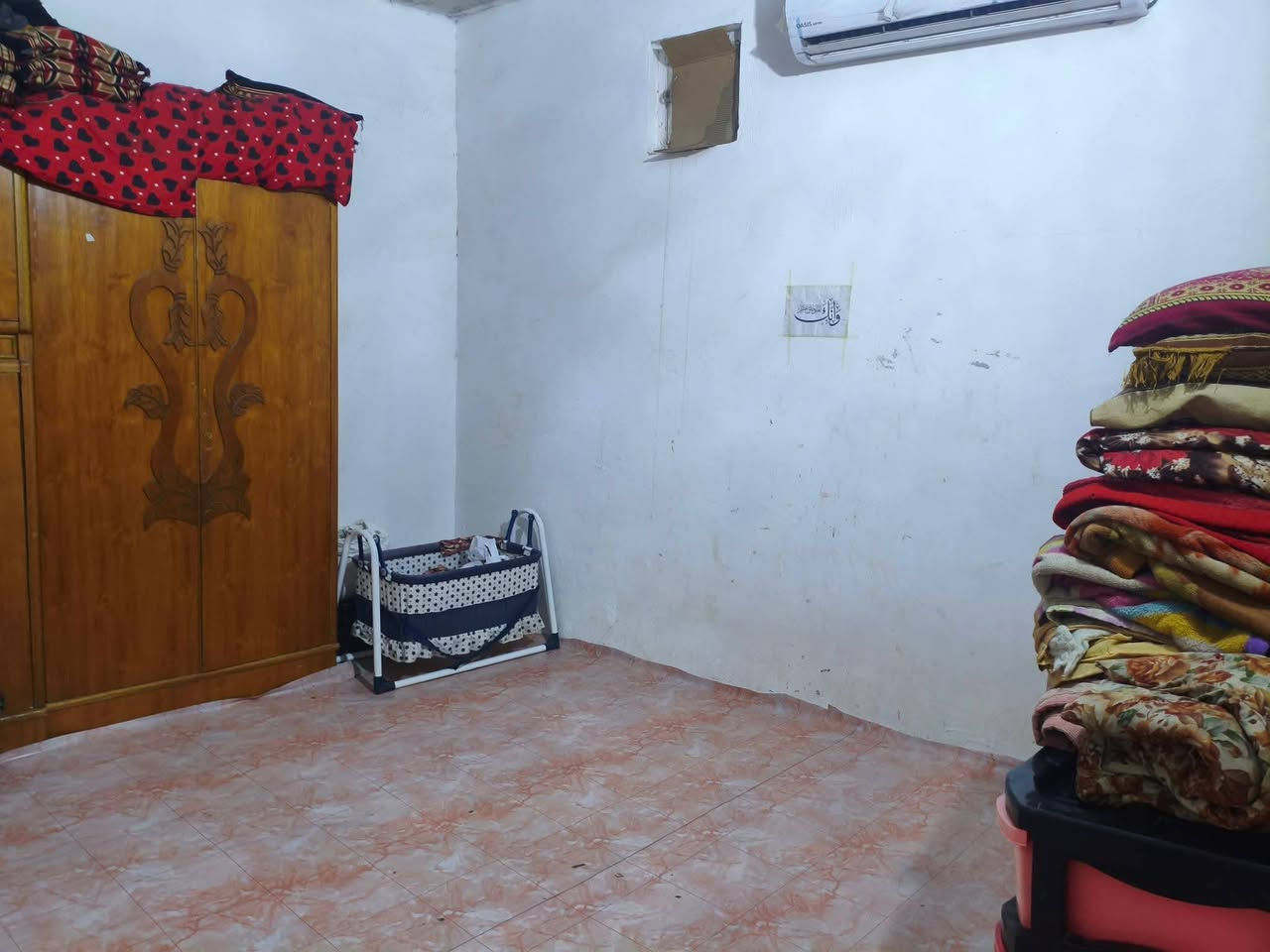 السلام عليكم الدار للبيع زراعي المكان عماره حي الحسين الجديد السايدين للاستفسار ***********او.  ***********
