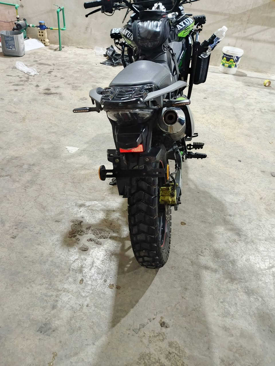 (سعر 3400 بيه مجال بدون مراوس  )سلام عليكم للبيع دايوان ادڤنجر 300cc  ممشا الدراجه 17851 الف قابل لل زياده لوحات انكليزي كامل تحويل اب اربيل الوقت الي يعجبك و ملاضات الدراجه جاملغ امامي مفطور و ديل الدراجه بي كسر و الباقي سليم دراجه خير من الله ال سيبايه موجوده بس مشاده 
عنوان بغداد ال اعضميه 
***********
