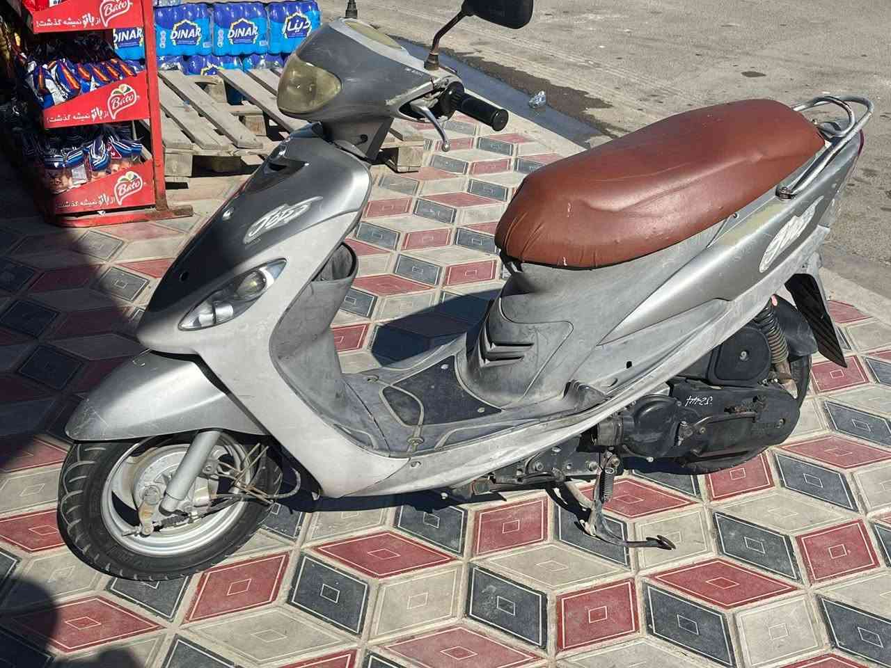 سلام عليكم شباب الدراجة  مابيها اي نقص و مكينه ما مفتوحه السعر 450
رقم الهاتف ***********
