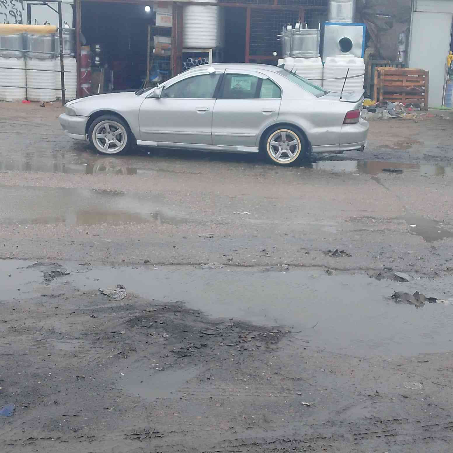 سلام عليكم مستبوشي كلنت 2001خليجي مكينه تنقص صدر خلفي دواخل نضيف كهربائيات سنتر لوك سياره بلاديه بيها ضربه خلفيه خفيفه رقم بغداد***********
