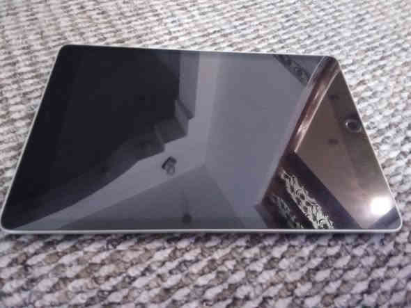 السلام عليكم أيباد 9للبيع ذاكرة 64مكفول ما مبدل بي ولا شي عل وضع الشركة السعر 250وبي  المكان بابل ناحية الطليعة رقم الهاتف ***********
