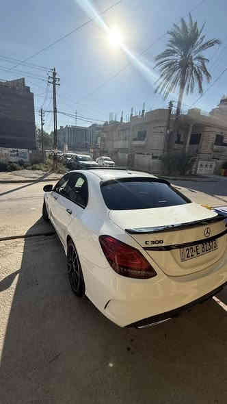 سلام عليكم  
C300 للبيع 
كلين تايتل
صار بيه طخة بسيطه بلباب هنا بلعراق 
السياره جديدة وحيل نظيفة 
كت amg بلادي - رادارات - كشن كهرباء - تدفئة كشنات - ٦٤ لون داخلي بلادي 
شاشات عدد ٢ - فتحه سقف - صندوك كهرباء -  ماشيه ٨٥ 
للتواصل فقط على هذه الرقم غير متواجد على الفيس 
***********
سعر ٣٨٠$
