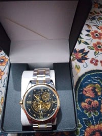 ساعات يد • للبيع