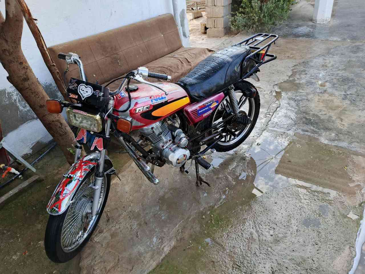 سلام عليكم دراجه سيفان موديل 20كامله علا اخر حبايه     السعر 350 وبيه مجال كهربائيات كلها شغاله اوراق كامله 
المكان شهربان الوجهيه رقم موجود وتساب ***********
