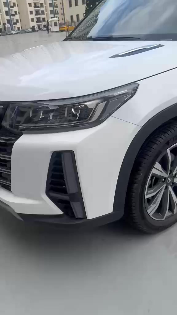 السلام عليكم ورحمة الله وبركاته
شانجان سي اس 95 موديل 26 رويال 
7 راكب 
فول مواصفات للاخير 
الفيديو والصور واضحه كدامكم 

للاستفسار 
***********
 واتساب فقط
