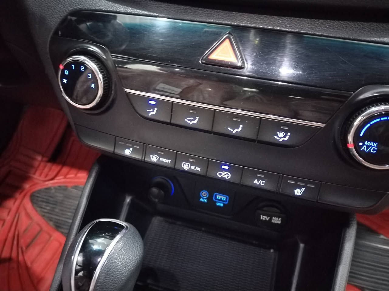 توسان 18 (شركة الكاصد) رقم سنوية هزة كله (جديد) مكفولة كفالة عامة
 مااشية 61 الرقم بغداد 
مواصفات 🔥
بانوراما
لدات
كشنات تدفئة
كشنات جلد
هند بريك بالرجل
سويج عدد 2
ومواصفات اخرى
السعر 190$
الرقم ***********
العنوان الاعظمية
