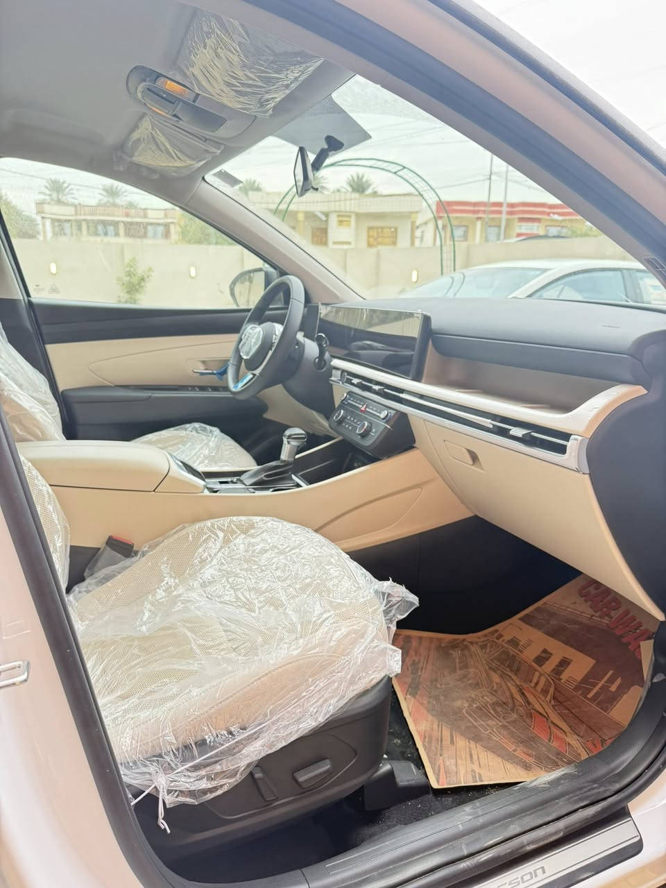 السلام عليكم البيع توسان موديل 25 تو كلر فول بس   قماره حديد رقم بغداد بسمي زيرو ماشيه 657 km كراسي 2 كهرباء 

صندوك كهرباء ضمان الولا كفاله عامه كراسي تدفئه 

محرك 2000 دوش المرغوب حساس امامي وخلفي 

الد امامي وخلفي باقي المواصفات المعروفه 

سعر 237 مكاني بغداد الدوره هوررجب  هـ*********** بي واتساب
