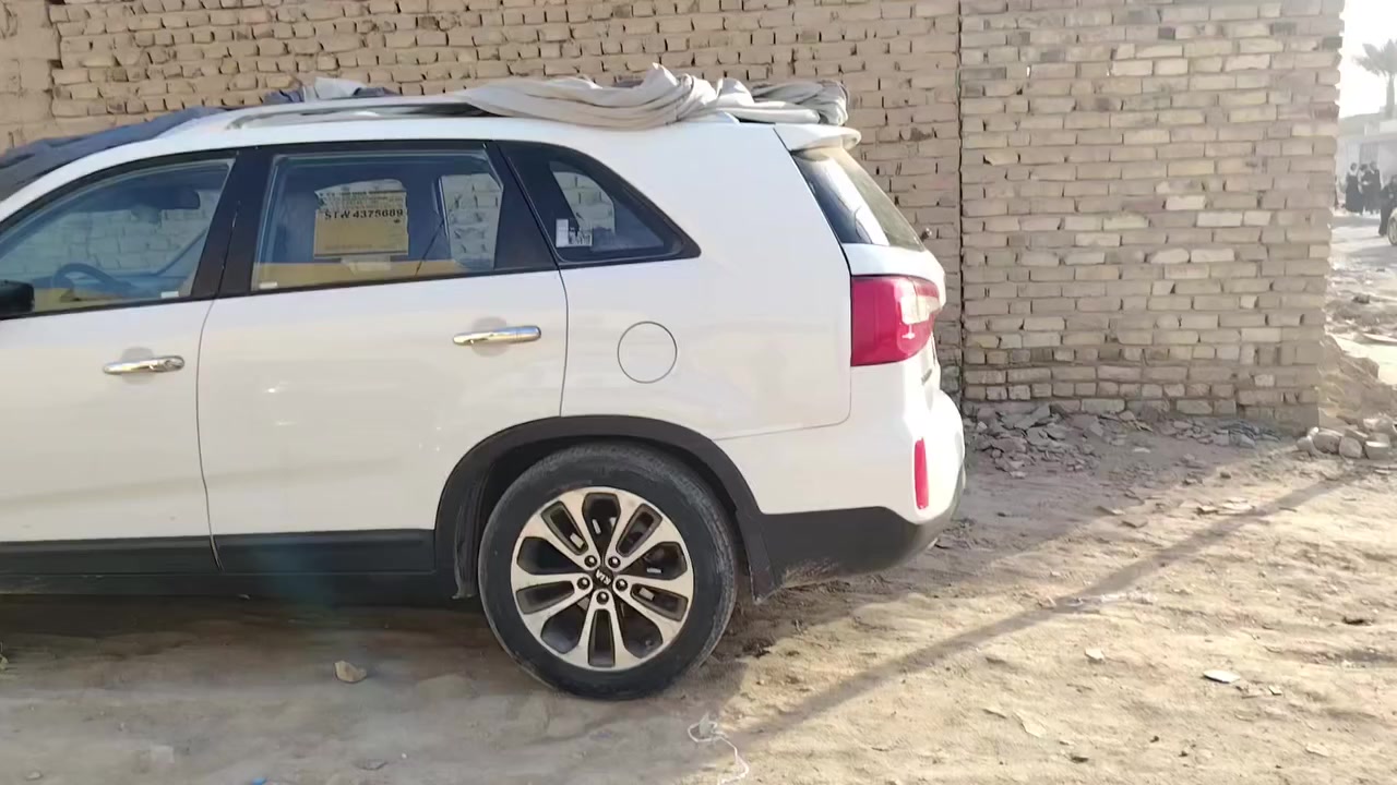 سورنتو ٢٠١٣ شكل ١٥ فول عدا البصمه محرك سته سلندر اسعر ١٥٢ وبه كفاله عامه عدا صبغ بالصندوق رقم الجوال *********** ديوانيه شارع ٦٠ وارد خليجي
