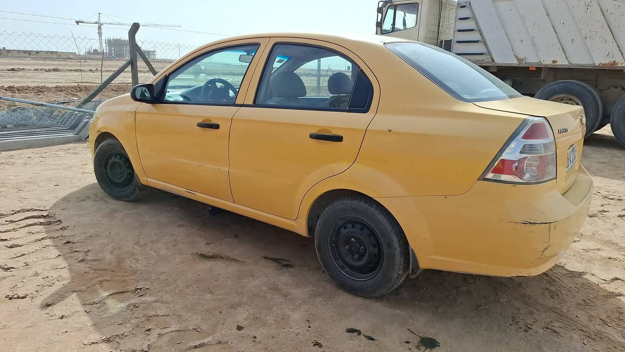 السلام عليكم افيو البيع 2010مكفوله عده بارد بيها بالباب مكينه كير حداديه تبريد كله شغال شركه مصفره مامطلوبه العنوان نجف ***********
