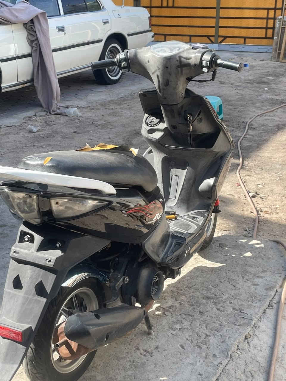 ماكس مظلع للبيع دراجه مفتوحة بوش وبستم جدد كلشي شغال بيها بس عوزها باتري *********** للاستفسار الاتصال على الرقم مكاني البصره ابي الخصيب حمدان السعر (650)
