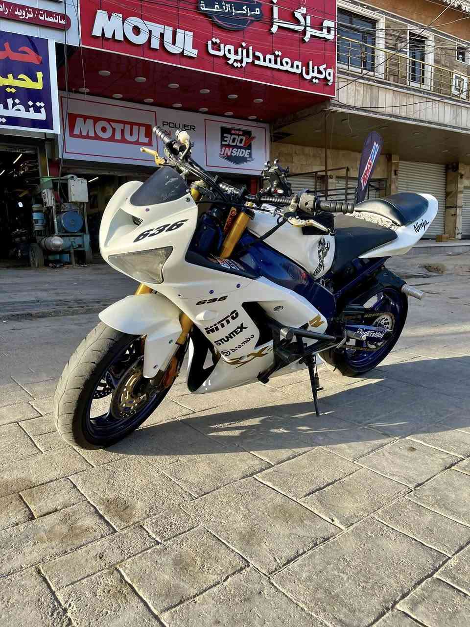 السلام عليكم
كاوسكي 636_2004
دراجة مكينة كفاااالة _ كفااالة 
ترايك للسعودية صعد حماوة وشغل اذا مو نكرة خسار
ستيرن رياضي وتاانكي وبجم 
الباقي كلة بلاد من بكرة من فجوج 
كهربائيات شغالة كلها 
مراوح بنكات ثنين خير من الله الحماوة 
صالنصة بترة صوتها طرب يخبل 
السعر 27$ وبيها مجال شي قليل 
مكاني السيدية 
(***********)
