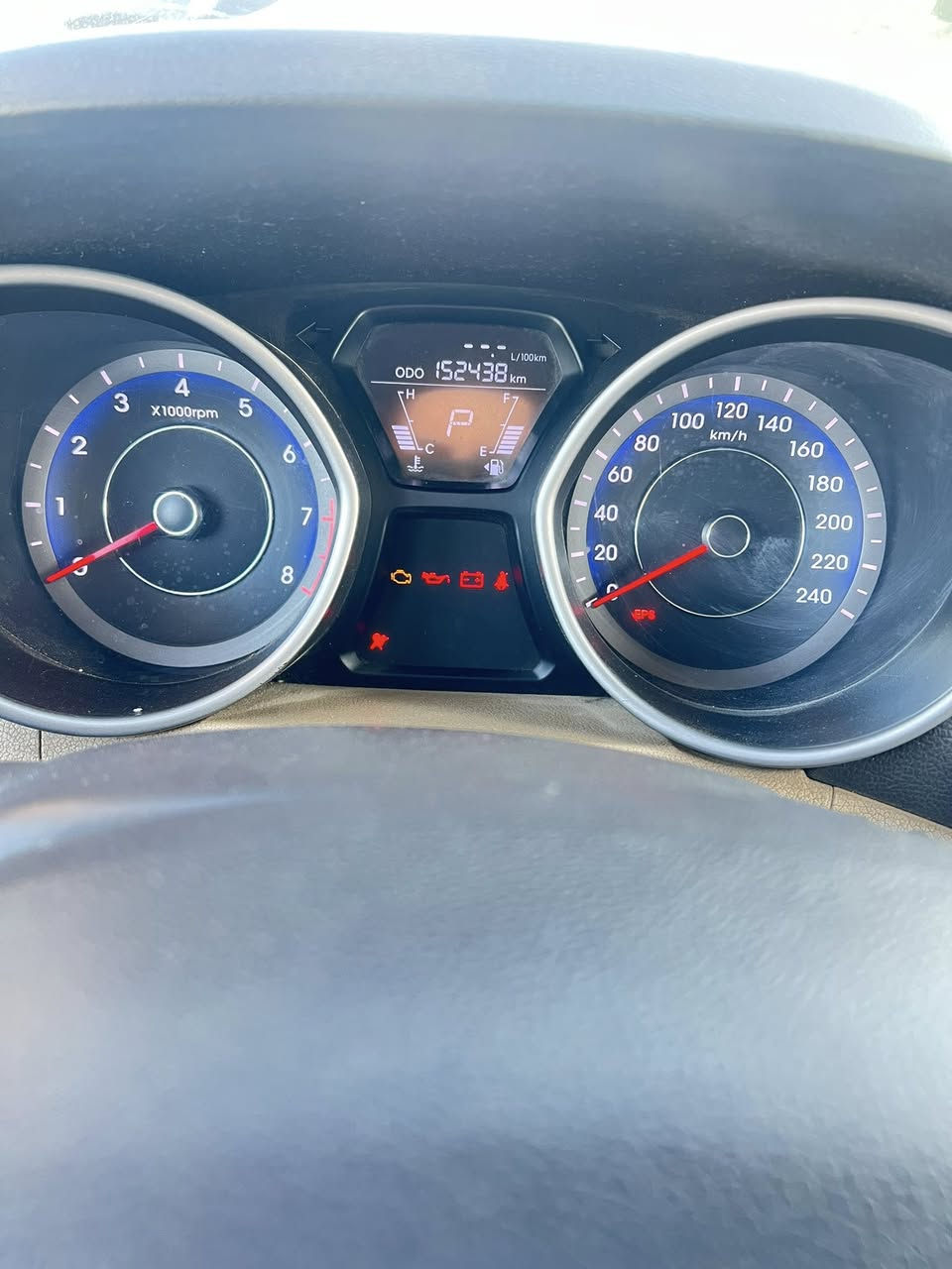 سلام عليكم النتره 2014خليجي
محرك 1600 دوش
ماسيه 152
بدون بارد بدون صبغ 
بالديه 
مكان السياره الدوره ابو دشير 
رقم الهاتف 
***********
السعر 125 بيه مجال
