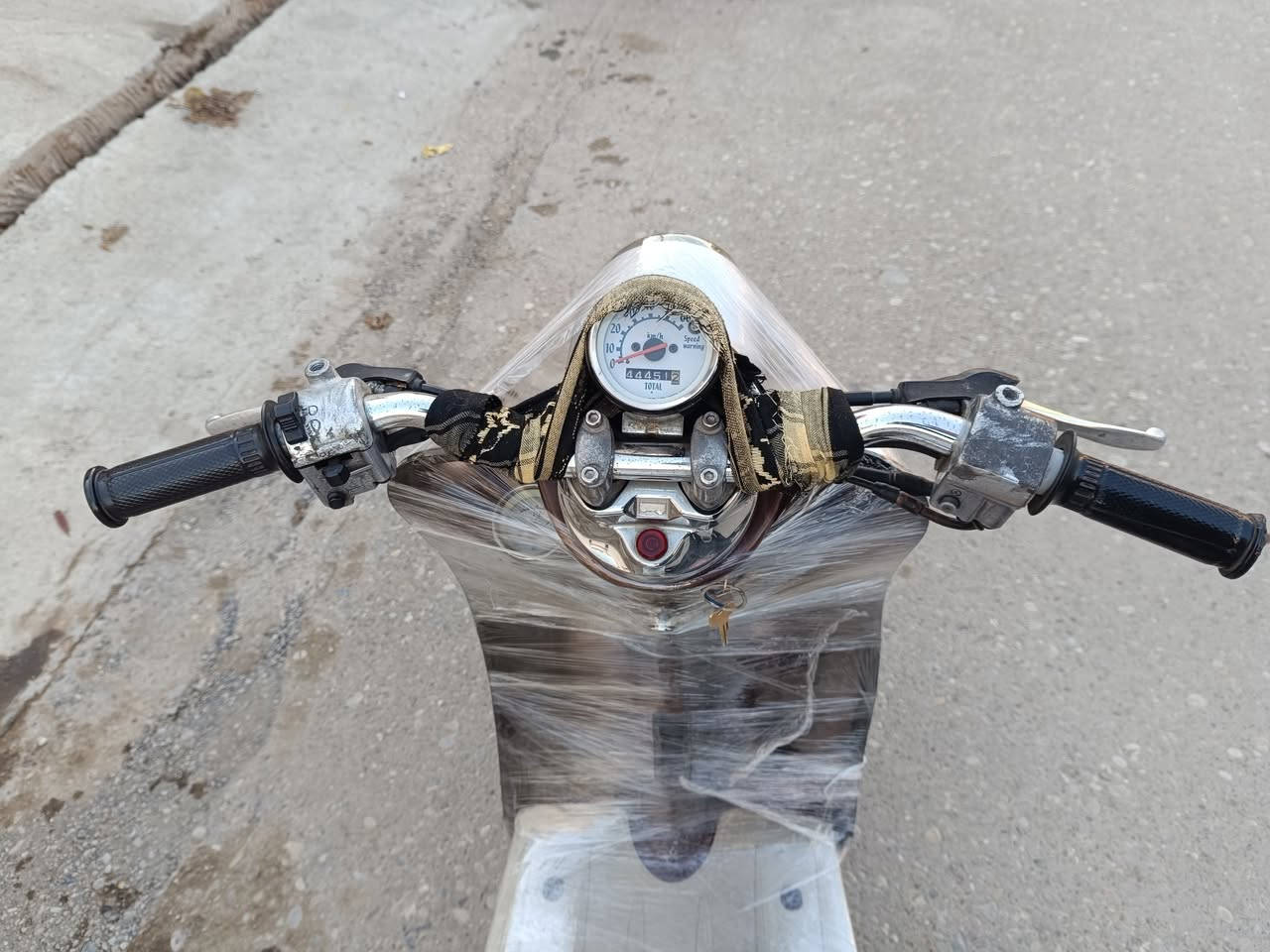 ماتۆڕی عبدلحلیم
بەناوی خوایگەورە
ماتۆڕی عبدلحلیم سفر لەخاوێنی مەکینە کەپس هەموو  گیانی بیلادییە تەنها ساڵۆنساکەی گۆڕاوە کارەبایاتی هەموی ئیش ئەکات بەشەرت دوتایەی لۆکی بۆبەستراوە  جوتێ بانصی تازەی بۆبەستراوە لایت و ئیشارات هەموی ئیشئەکات کابرێتەری بیلادییە کەڤەرەکانی بیلادییە مەکینەکەی وەک سەعات ئیشینەکرد مەیبە 
📍: شوێن کەرکوک
ژم☎️:***********
***********
نرخ:٣٥٠  مەعامەلە ____________________________________________
سلام عليكم اخواني
دراجة عبدلحليم صفر نضيف محرك مامفتوح
كلش غراضات بيلاديية تايرات جديد بانصين جديد
لايتات اشارات اشتغل كهربائيات بشرط كابريتةر بيلاديية مامفتوح كفرات بيلاديية محرك نفس ساعة اشتغل 
📍: مكاني كركوك
***********
***********:☎️رقم
سعر:٣٥٠وبي مجال
