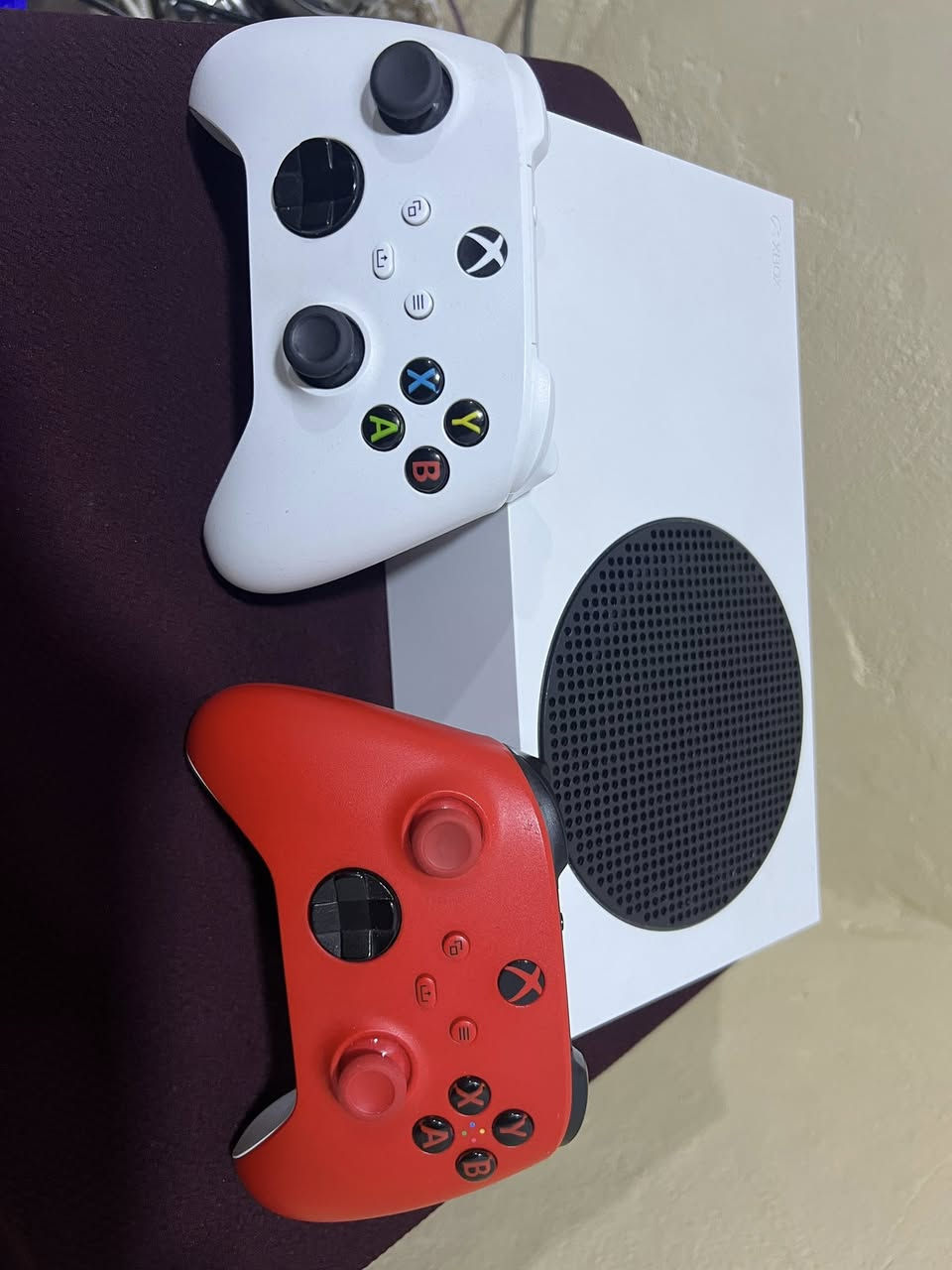 سلام عليكم
جهاز xbox series s
المساحه512
ويا يدتين وحده مالت الجهاز و الثانيه مشتريها اصليه
و الكيبلات و الكارتون هم موجودات
و العاب الي بالصوره ما يحتاج اشتراك نزل و العب
ابيعه ب 370 او مراوس بحاسبه


**إذا كنت صاحب هذا الإعلان وتريد حذفه لأي سبب، رجاءا أرسل رسالة إلى الدعم الفني**