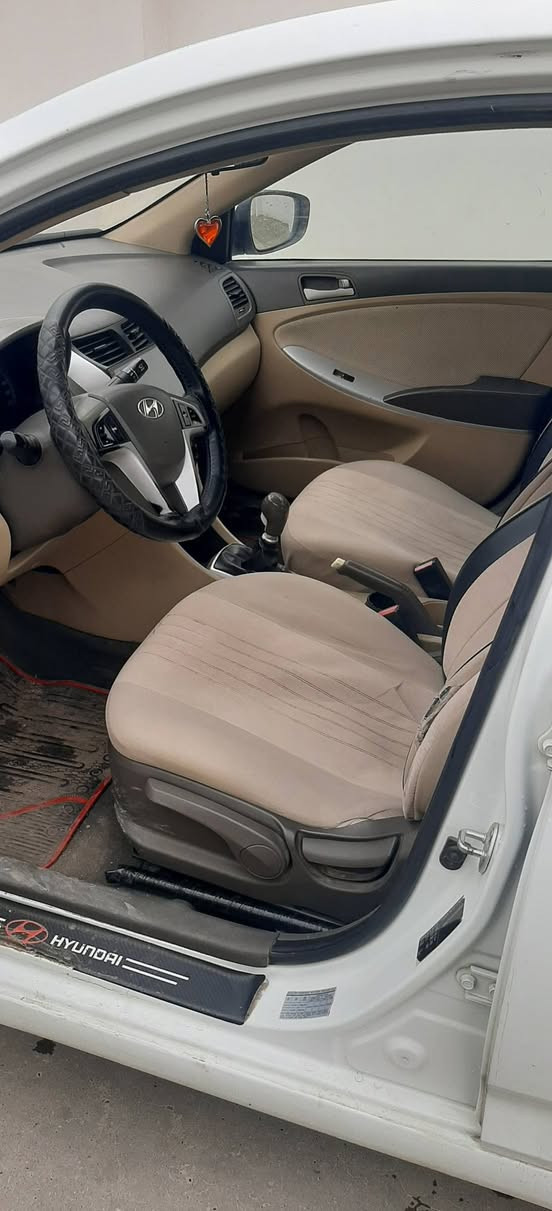 اكسنت 2013 للبيع
وارد كوري / محرك 16 / كير عادي 
رقم دهوك مسطرة / سنوية لغاية  27 بأسمي
محرك كير شرط 
بدون حادث ملاحضات فقط 
السعر 100 
***********
