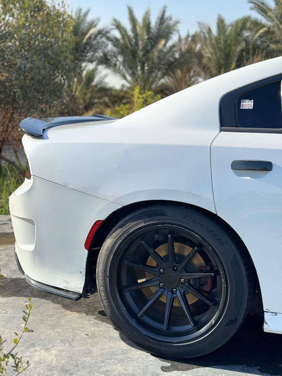 السلام عليكم
للبيع دودج جارجر RT موديل 2016 رقم بغداد بأسمي شخصياً خليجي (وكالة)، لون أبيض صدفي مميز، محرك 8 سلندر 5.7L HEMI،  كفالة شرط الفحص
 كراسي جلد، شاشة كبيرة، فتحة سقف، بصمة، وكاميرا. السيارة نظيفة جداً، جاهزة للاستخدام، ومواصفات الماكس الكاملة . 
 
النوع: دودج جارجر RT (8 سلندر Hemi)
الموديل: 2016
المواصفات: خليجي (وكالة)
اللون: أبيض صدفي (White Pearl)

المواصفات (ماكس/Full Option):
بصمة تشغيل وفتح أبواب
فتحة سقف
داخلية جلد فاخر (لون [احمر 
شاشة كبيرة مع نظام خرائط وكمرة خلفية
حساسات خلفية
تحكم ستيرن (مقود)
تبريد وتدفئة مقاعد
رادار وتحديد مسار
الحالة: كفاله عامة  السيارة جاهزة ولا تحتاج مصاريف.
مكان التواجد: [بابل الحلة قظاء المحاويل 
السعر: [183] (وبيه مجال للشراي)
للاتصال: ***********
