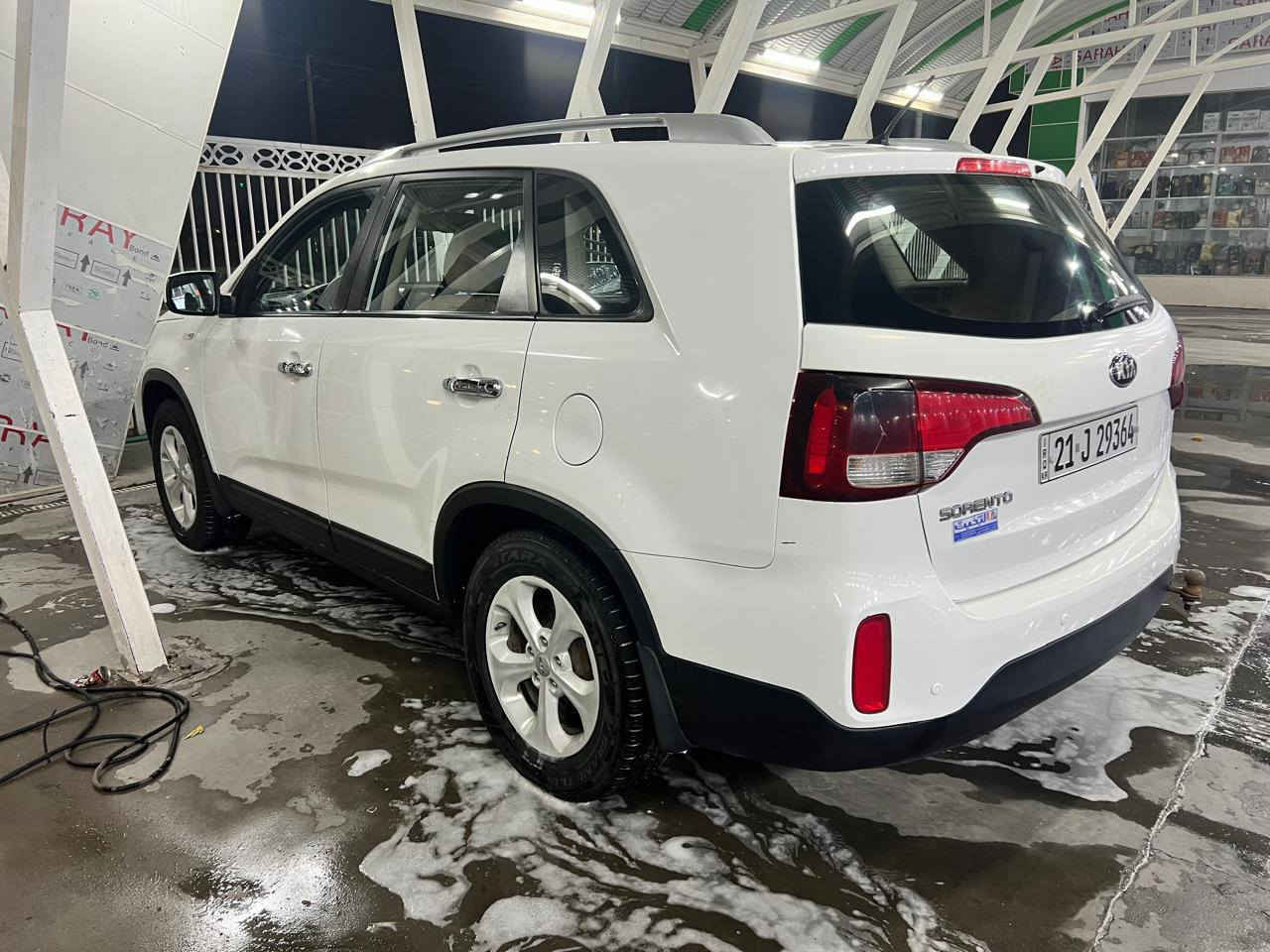 سلام وعليكم 
سورنتو 2014 خليجي 
4 V مكينه2400 
السياره خليجي مكفوله كفاله عامه 
السياره نضيفة جدآ السياره 
مكانهه البصره قضاء شط العرب 
السعر 165وبيهه مجال بسيط 
للستفسار *********** البصرة, العراق
