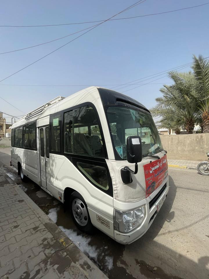 السلام عليكم كوستر البيع موديل 2018 سياره خير من الله جاهز الأخيّر كفالة عام بيه بس شويه رش باقي سياره كفالة عام كير اكسل قلابي درع سبيايا و درج دوشمه نزال خامات محمد بلسم سياره جاهز الاخير ما نقص شي سعر ٤٦٠ وبيه مجال مكان بغداد ***********
