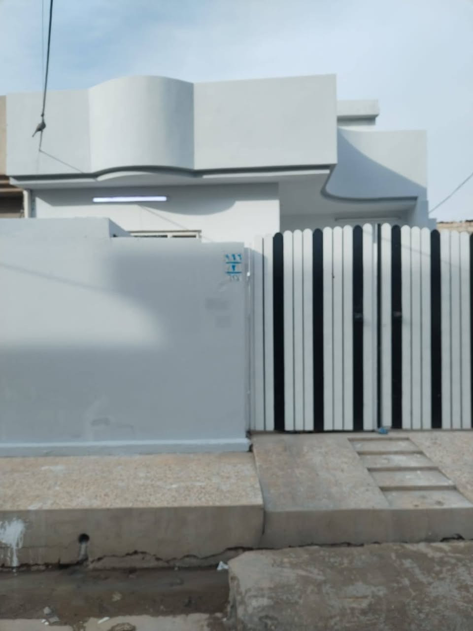 بيت تجاوز للبيع 

فيه معاملة تمليك كاملة 

120م  ___  6 × 20 

غرفتين نوم وهول واستقبال ومطبخ
 وصحيات داخلية وخارجية

يارمجة الشمالية قرب جامع نداء الرحمن

كاشي وسيراميك وسقف ثانوي

السعر (60) قابل للتفاوض

***********
***********
