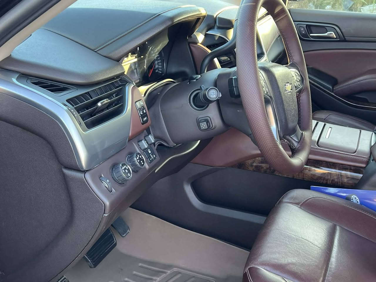 السلام عليكم ورحمة الله وبركاته
تاهو للبيع موديل ٢٠٠١٥ رقم بغداد باسمي أعلى فئه فول مواصفات كل المواصفات بيه ميحتاج أذكر ويطول المنشور السياره جديده جديده ماشيه ٥١ حقيقي ومكفوله كفاله 
ومغلفه ب افلام الحمايه  ب ١٥ ورقه يم المندلاوي ضمان ١٠ سنوات. السياره مال جناي السعر قفل  ٣شدات و٧٠ الله شاهد نضافته مال ٢٥ 
اي استفسار الاتصال ع الأرقام 
***********
***********
