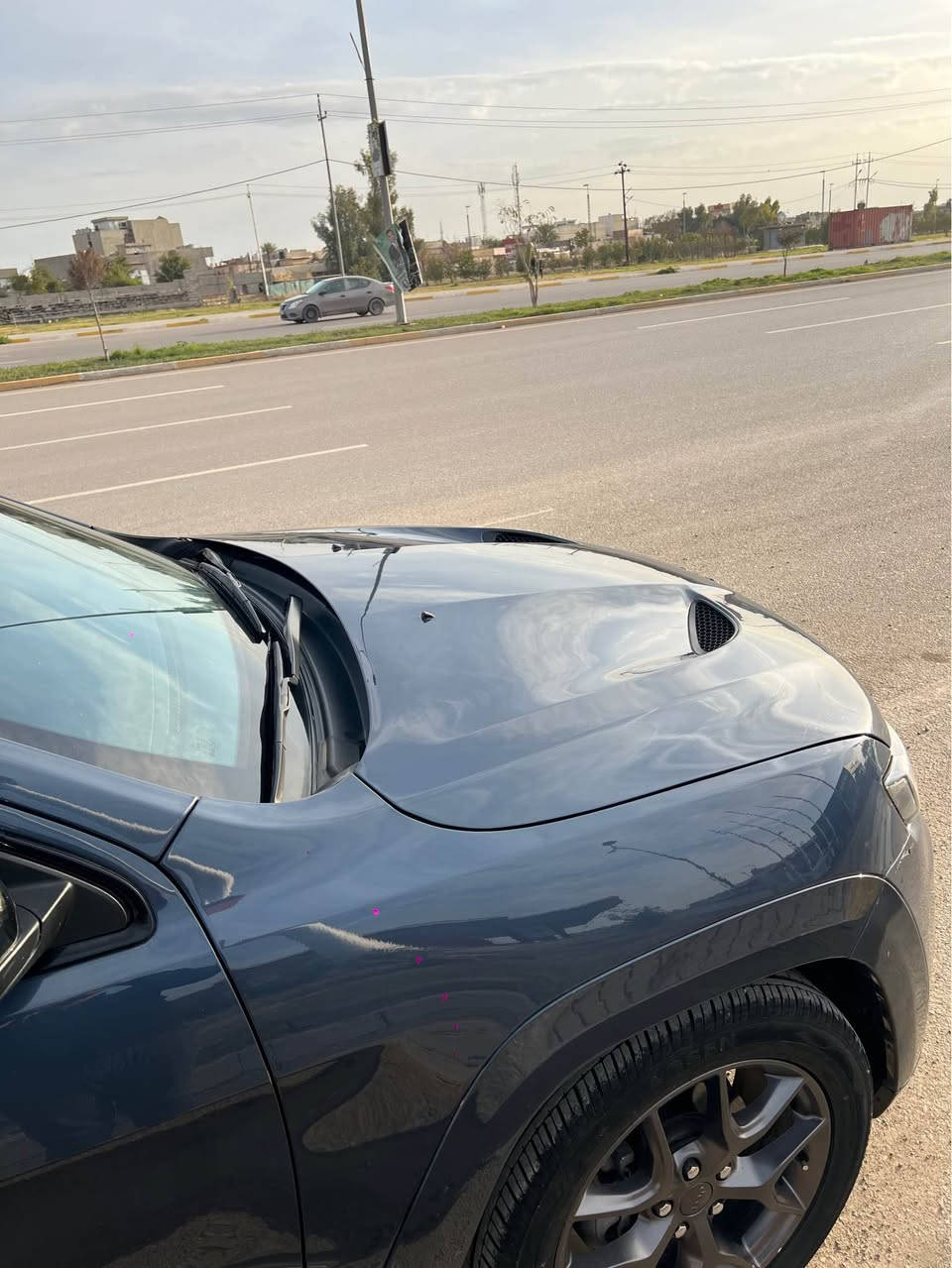 السلام وعليكم  (للبيع او مراوس حسب القناعه)
جيب موديل ٢٠٢٠ مواصفات (لمتيد اكس)
لون بحري مميز  حادثها كلش خفيف فقط بونيد مصبوغ نفسه البلادي
مواصفاتها 
اوتو استوب 
نضام ايكو اقتصاد 
فور ويل
رادارات محيطيه
كشنات هيتر زاد خزن 
سكان هيتر 
مسجل ويه السكليتر 
بانوراما 
صندوق كهرباء
السياره جديدة والف دينار مصرف مابيها
تخم تاير وباتري الاصلي جديد
رقم والسنويه وهزه جديده 
مكاني كركوك *********** كركوك, العراق
