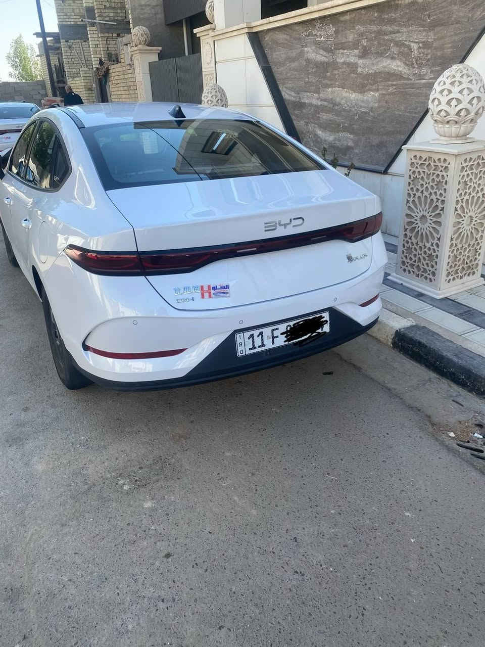 السلام عليكم..من رخصة مسؤول الگروب..مكلف بالنشر
سيارة BYD گن بلاص موديل 2025 ماشية 11 ألف مكفولة من كل شيء..الكشنات مغلفة وبيها تخم ارضيات وكفر حماية جيلاتيني للحصان الوسطاني
السعر 19 مليون وبيها مجال بسيط
للتواصل والاستفسار *********** 
مكان السيارة صباحاً في الشورجة
ومساءاً في الغزالية
