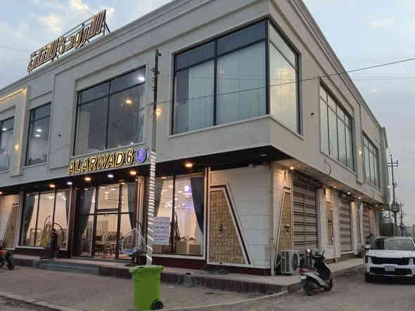 🏢 بناية تجارية للإيجار – الرمادي / شارع 40

بناية تجارية مميزة للإيجار في أحد أهم شوارع الرمادي شارع 40.

تتميز البناية بتصميم عملي ومساحة واسعة تناسب مختلف الأنشطة التجارية.

🔹 تفاصيل البناية:

تتكون من طابقين.

الطابق الأول يحتوي على:

قاعة كبيرة بمساحة 700 متر.

غرفة مكتب مستقلة.

مجموعة صحيات.

مطبخ.

بناية مناسبة للمراكز التجارية، المعارض، الشركات، أو القاعات التدريبية.

للمزيد من التفاصيل أو الاستفسار، يرجى التواصل معنا.
ـــــــــــــــــــــــــــــــــــــــــــــــــــــــ

📞 أرقام التواصل (واتساب متاح):

*********** ✅ عبدالغني الفراجي.

*********** ✅ عبدالغني الفراجي.

⏰ متواجدون في المكتب على مدار أيام الأسبوع.

من الساعة 3 عصراً حتى الساعة 9 مساءً.

نرحب بكم دائماً لزيارتنا والاستفسار عن أي عقار يناسبكم.
