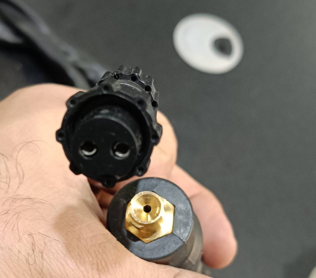 السلام عليكم يا غوالي 🔥
صوندة لحيم للبيع
الطول تقريباً مترين
جودة قوية ومناسبة لأعمال اللحيم المختلفة
السعر 15 الف
والتوصيل متوفر


**إذا كنت صاحب هذا الإعلان وتريد حذفه لأي سبب، رجاءا أرسل رسالة إلى الدعم الفني**