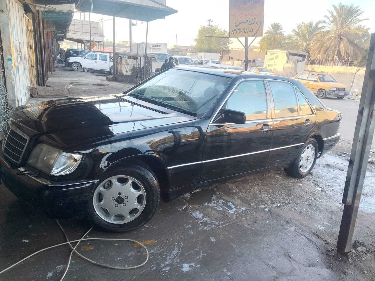 السلام عليكم عندي مرسيدس موديل 92 السياره مصبوغه للجماليه فقط لا تبديل لا ضربه مكينه بلاديه نقصها غاز مال كمبريسر بيها نواقص بسيطه السياره السياره متروكه كانت مكان السياره بغداد قرب معامل الكاشي السياره عارضه ب 55 وبيها مجال واي تفاصيل هذا رقم تليفون***********  الشراي يتصل
