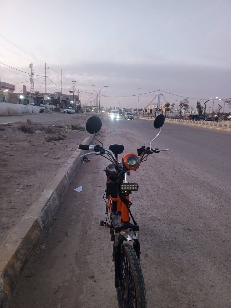 بايسكل شحن من رخصه الادمن
بايسك شحن بطاريات اصليه جدد 
وشاحنه اصليه 
السرعه 60كم فعليه
تواير وجوابه جدد
بي نقص اشاير اماميه 
وركبته الستيرين منقصه صجم 
بس شغال يمشي حاليا كلشي مابي 

رقم الهاتف ***********
السعر تعال خاص
