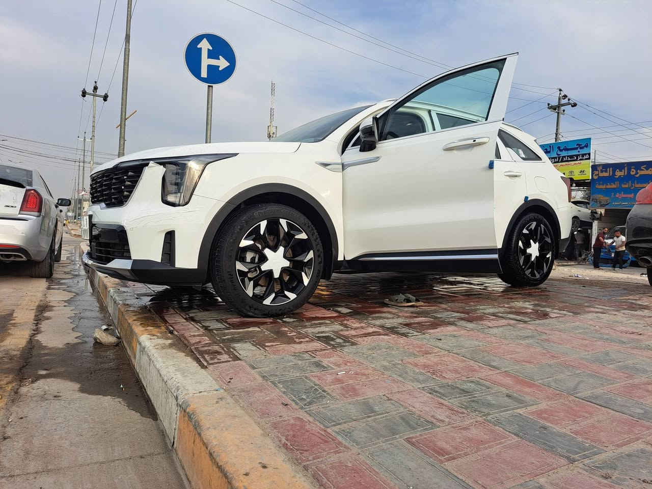 ياالله 
سورينتو
موديل 2025
6سلندر 3500
ماشي35
داتشوو
ويل20
دبل كامره 
حساس امامي خلفي
شحن واير ليس
شاشه كار بلي
4كشن كهرباء
3قطع تبريد 
بعدها بضمان الشركه
***********.   
سعر ٣٢٥ بيها مجال
رقمها كلش حلوو
