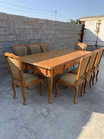 السلام عليكم ورحمة الله وبركاته عندي ميز طعام خشب بورمي ٨ كراسي وبدون أي ضرر   *********** /***********
