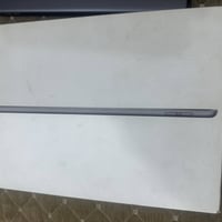 ايباد ٩ • ٦٤ • ملحقات كاملة