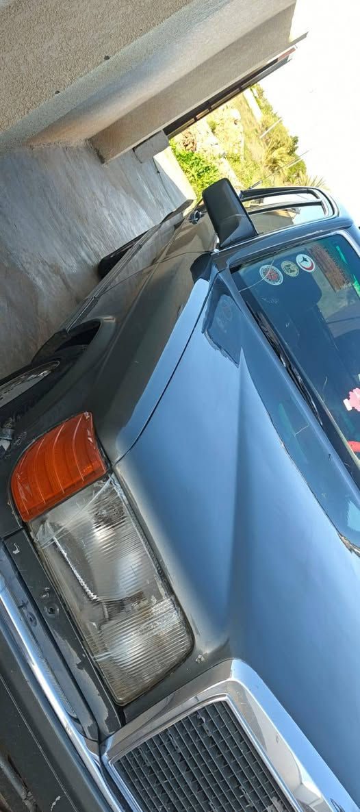 السلام عليكم 
للبيع جامبو موديل 90 غرفه نظيفة محرك بطه جديد صدر امامي خلفي جديد نقص فقط تبريد سنوية 2031
السعر 46
***********
***********
