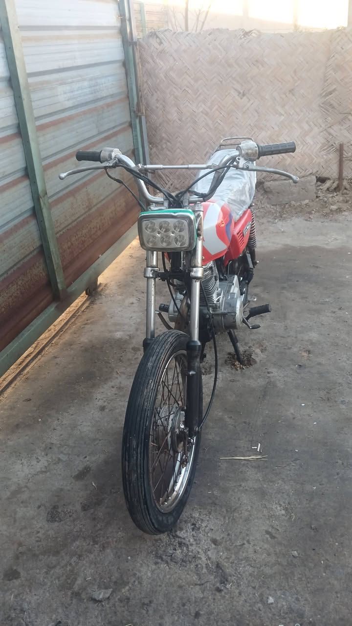 سلام عليكم للبيع دراجه رابيدو  ما مفتوحه     كلش  دراجه   دوات مكفوله من سرقه  مكاني البصره ابي الخصيب باب طويل.  سعر  ٣٥٠    رقم الهاتف  ***********
