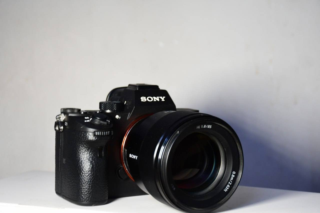 كامـيرا سوني  A7 iii + عدسة 85 سوني ... F1.8 للبيـــع 

بعدها جديدة هي والعدسة شترها مثل ما موضح بصورة 723 فقط

كافة الملحقات موجودة 
كارتونه
حزام 
بطارية 
قبق البدي والعدسة 

السعر خاص ... للتواصل ، وتساب
‏‪***********‬‏
