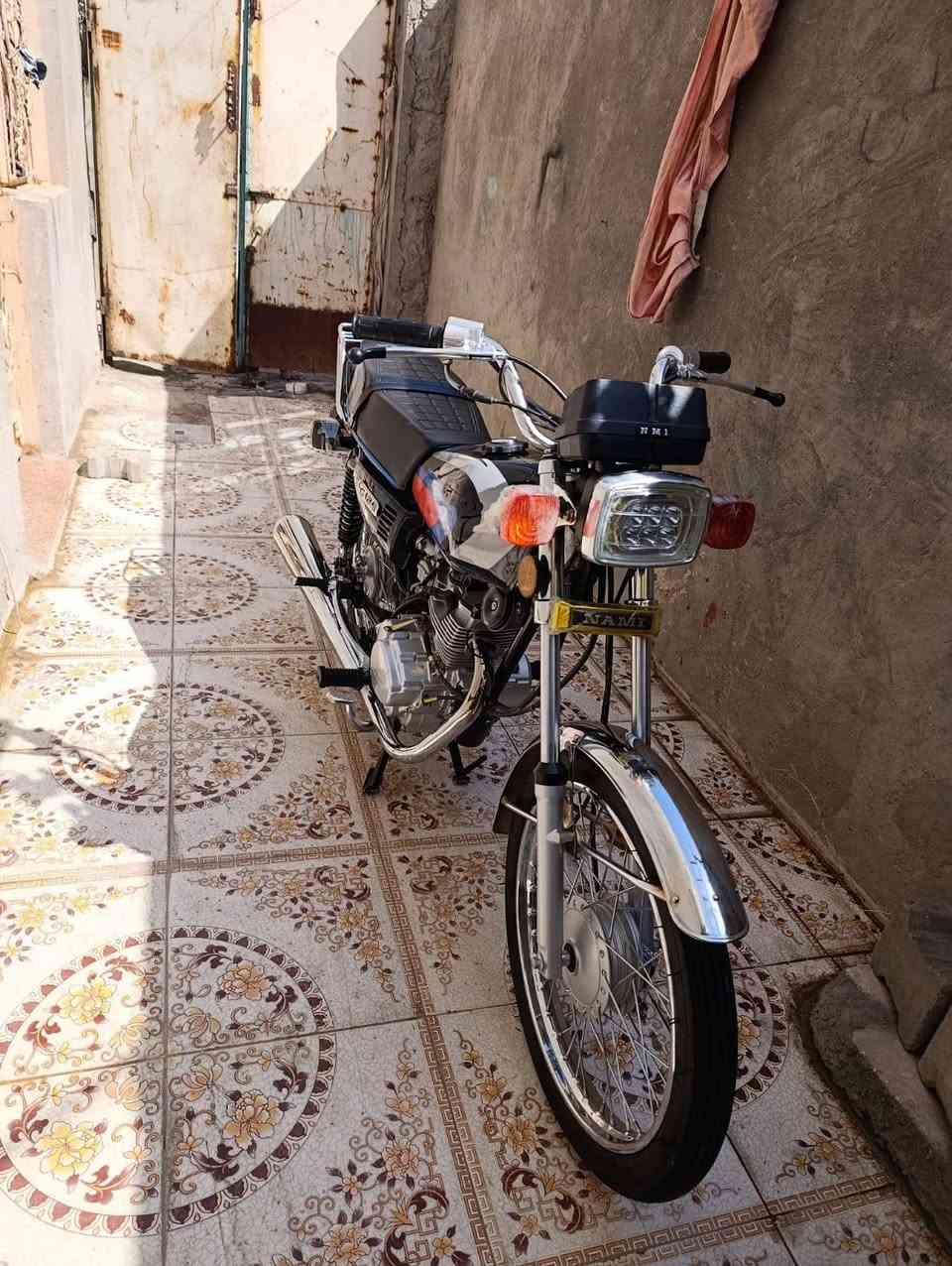 سلام وعليكم درجه ايراني رقم نكليزي درجة مديل ١٧ بس تعمير سته وعشرين السعر 1750. وبيه مجال المكان بصره ابو الخصيب سراجي موبايل ***********
