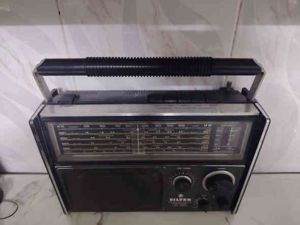 راديو سلفر ياباني قديم للبيع  سعر 60 الف  الشراي يراسل او واتس اب *********** كركوك
