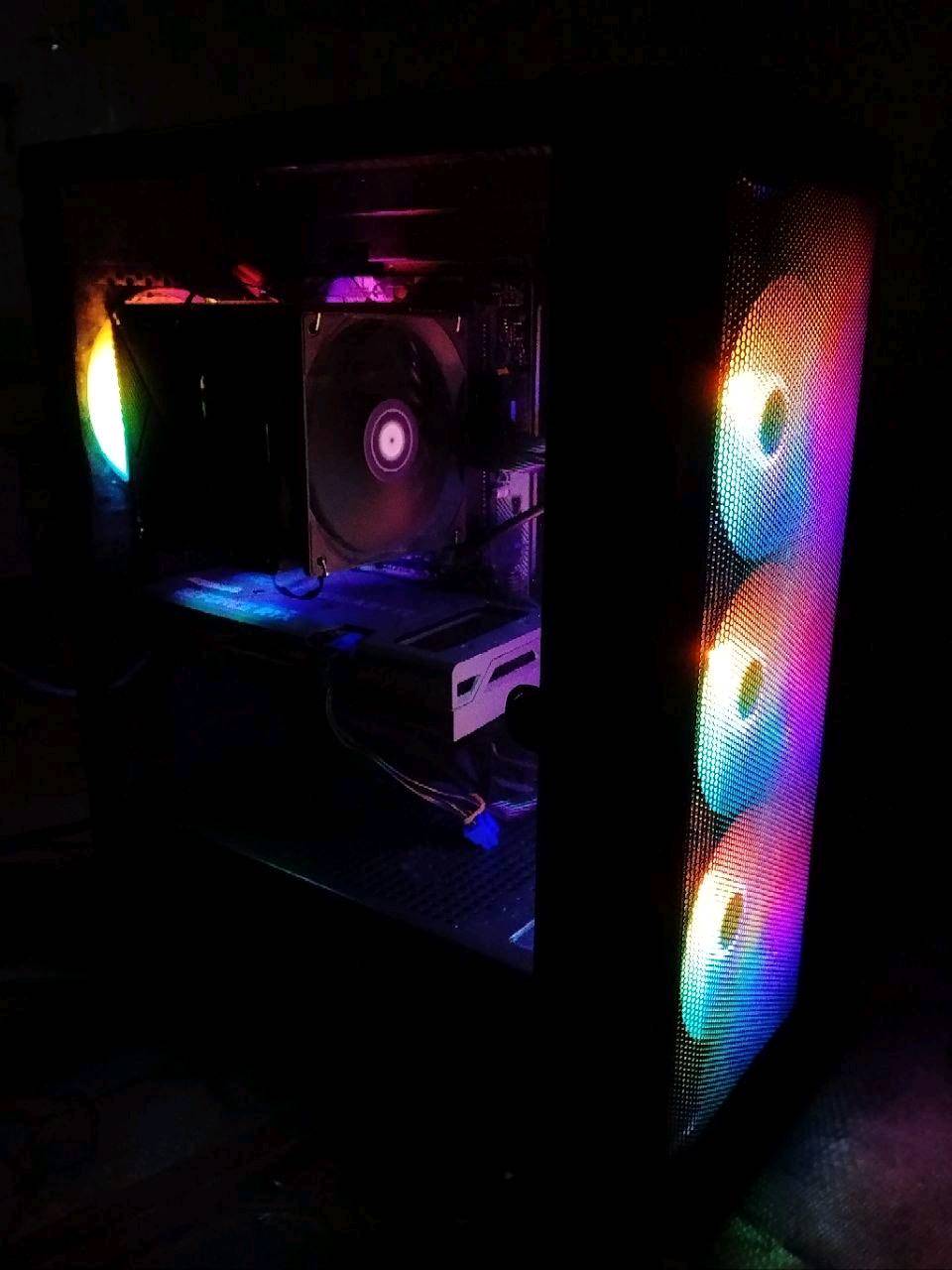 السلام عليكم
تجميعه كامله

R5 3600 معالج

 b450m بورد

Rtx 3060 12G كارت مبدل معجون حراري 

Ram 2x8 16G 3200 رامات

 deepcol مبرد غازي

Hdd 1t هارد

ssb 128G هارد

ATX 650w  بور سبلاي

==============================
شاشه ASUS مع الكارتونه مالتهه وملحقاتهه 
ASUS TUF VG279QM1A  
تدعم display port + hdmi 2.1
280 hz
حجم 27
Full HD
نوع  Fast ips
زمن الاستجابه 1ms
ممتازه جدا للالعاب
======================
ups  اونلاين من شركه apc

=====================
سعر الشاشه : 300
سعر التجميعه : 800
سعر اليو بي اس : 70
+
ماكو توصيل تجي تفحصهه
وبدون ترجيع
الموقع: بغداد