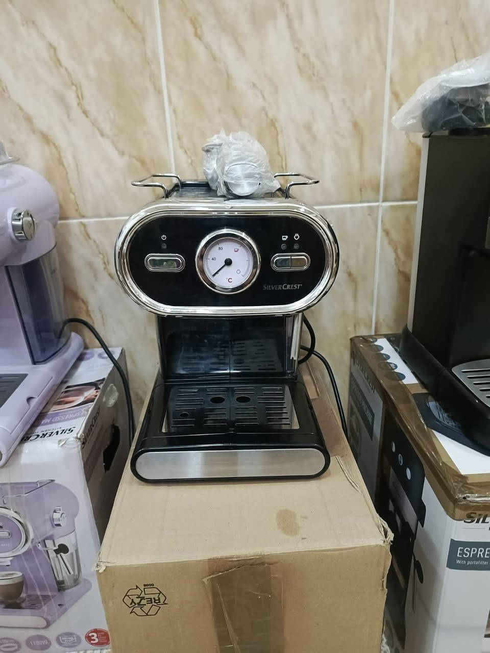 السلام عليكم اخوان محضرات قهوه 
بآلة اوروبي اخو الجديد 👌
كامل ملحقات وشغال💯
السعر 55 الف 
يوجد توصيل كافة المحافظات 🚚


**إذا كنت صاحب هذا الإعلان وتريد حذفه لأي سبب، رجاءا أرسل رسالة إلى الدعم الفني**