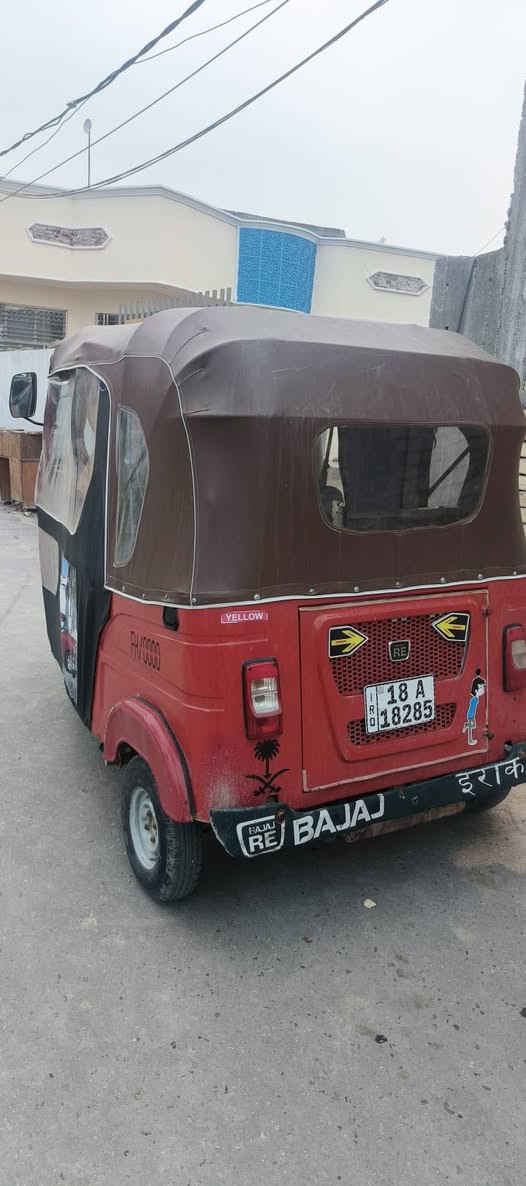 السلام عليكم تكتك 18محدثه 21 كله 21 بس شاصي 18 رقم وسنويه مكاني حله بلهاشميه
***********
