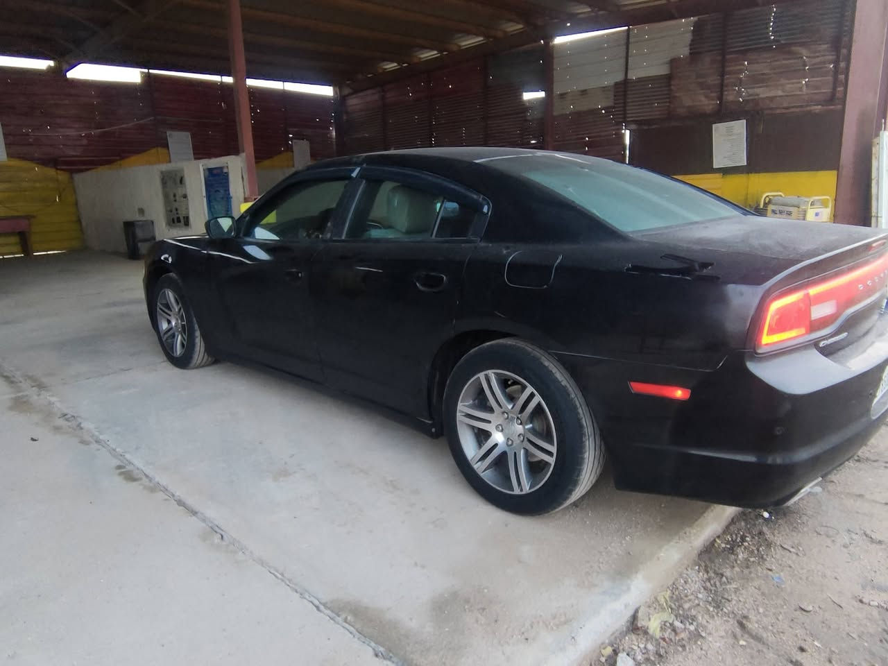 للبيع جاجر موديل 14خليجي  مكفوله من الكص مكينه 3600 متوئمه رقم وسنويه شمالي سياره جاهزه مكان البصره السعر 63الاتصال ***********
