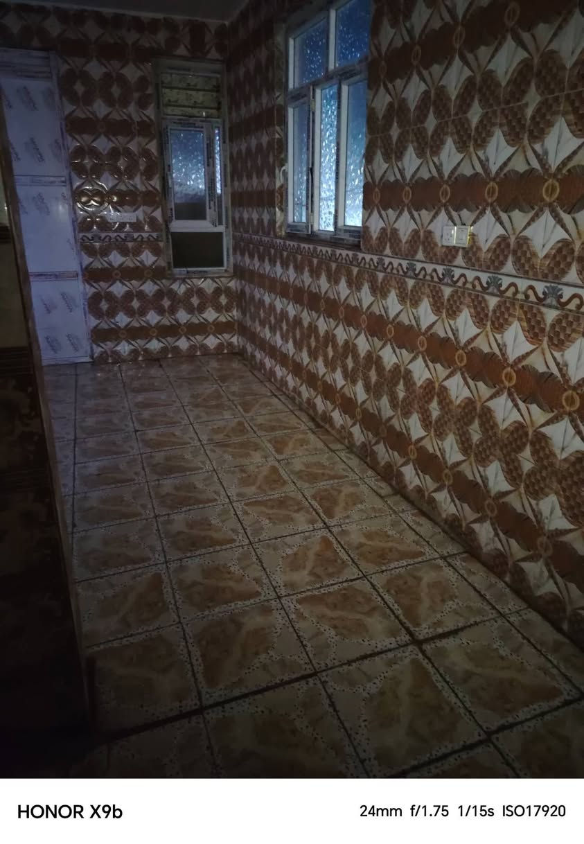 يوجد لدينا
شقه للايجار مساحة 100 متر

غرفتين كلدور مطبخ صحيات

سعر الاجار 250 الف

حله حي المهندسين قرب مجمع الكفيل شارع العميدي

للاستفسار الاتصال على الرقم ***********
