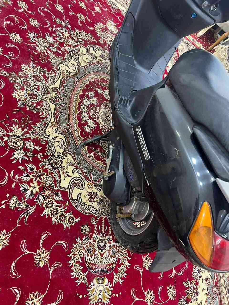 السلام عليكم دراجه سبيسي ياباني كفرات اصلي مكينه نعمه خرسه كله شغاله سلف هندر كله شغال قفل ستيرن قفل جنطة كله شغال تصال على رقم هاتف  *********** مكان كوت خاجيه سعر ٦٥٠ وبيه مجال للطيبين
