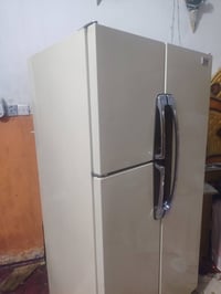 ثلاجة بخاخ عاطلة بعدهة بل جيس هية ثلاجة مجمدة فول تشتقل وتفصل 07717416...