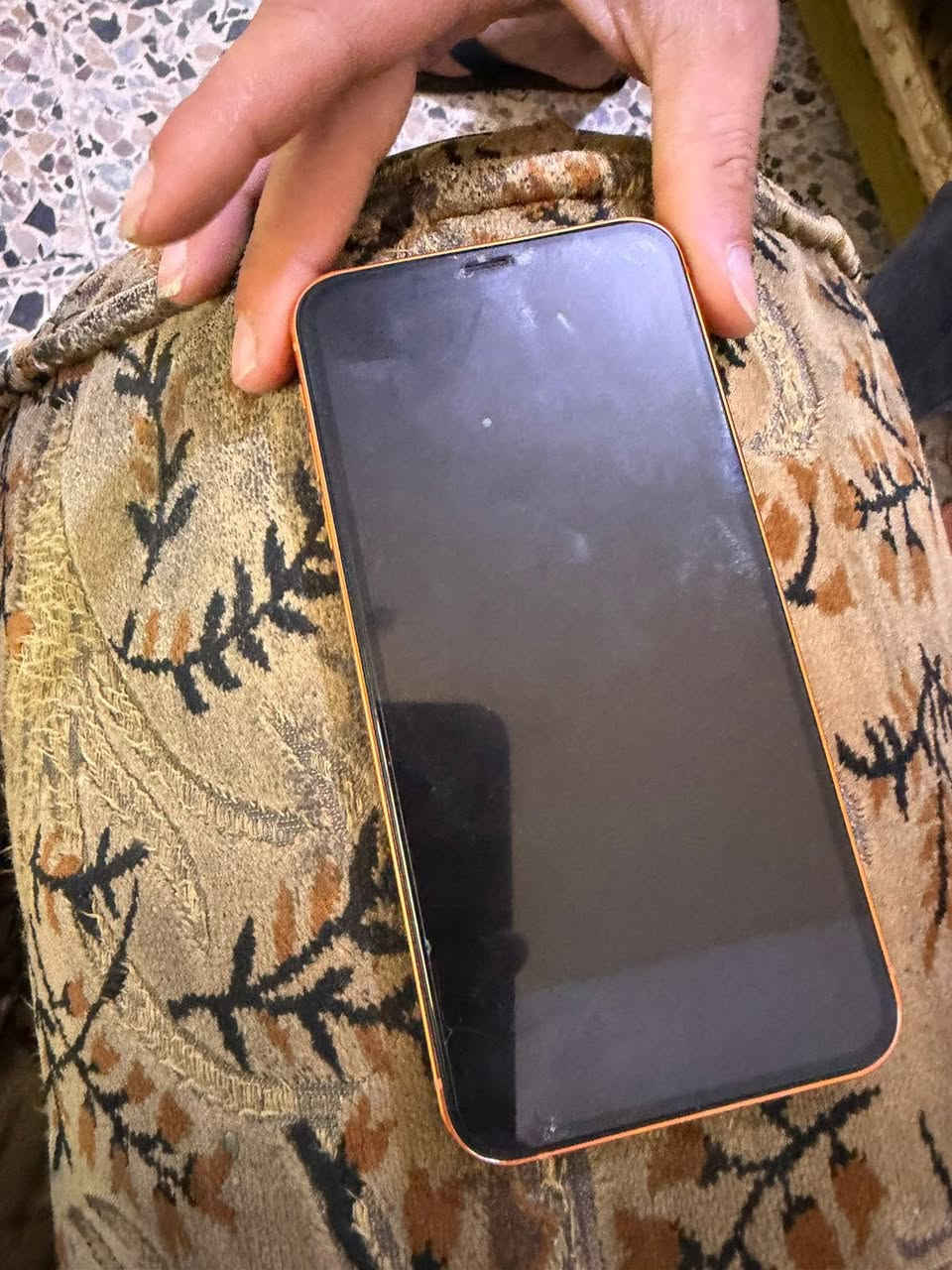 اكس ماكس محور ١٧ ذاكرة ٢٥٦ مبدل فقط بطارية١٠٠ جهاز كلشي شغال بي سعر 225 وبي مجال
مكاني بغداد ***********

